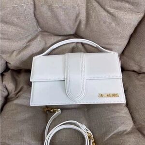 Jacquemus Elegant White Crossbody Bag